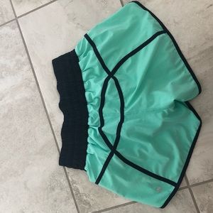 Lululemon Size 8 Tracker Green Short